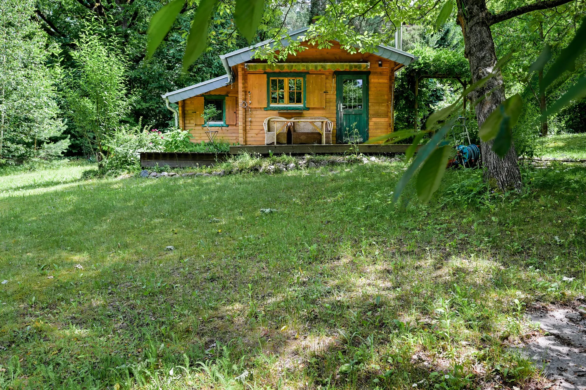 Blockhaus auf naturnahem Wochenendgrundstück in Zühlsdorf