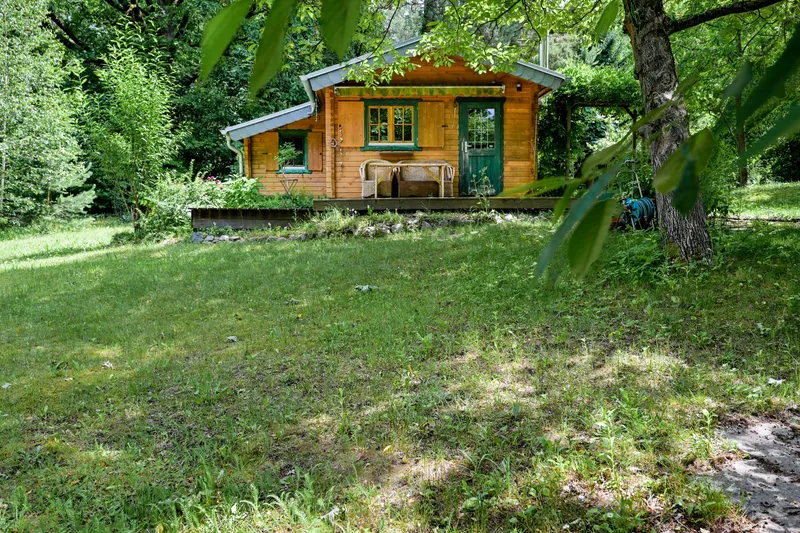 Blockhaus auf naturnahem Wochenendgrundstück in Zühlsdorf
