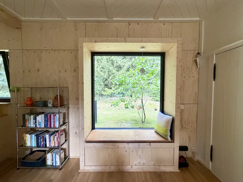 Sitzfenster mit Sitzbank und Stauraum