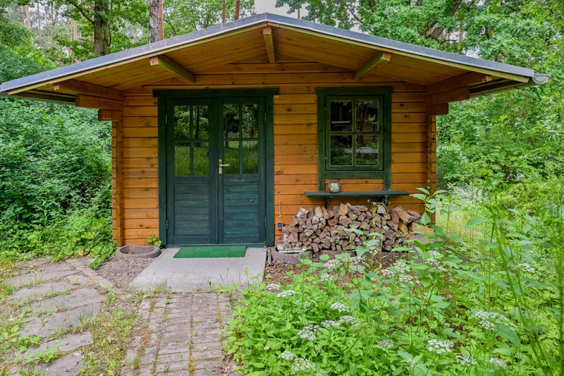Zweites Blockhaus, genutzt als Schuppen